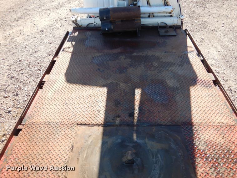 image for item DK7250 1986 International S1900  crane truck