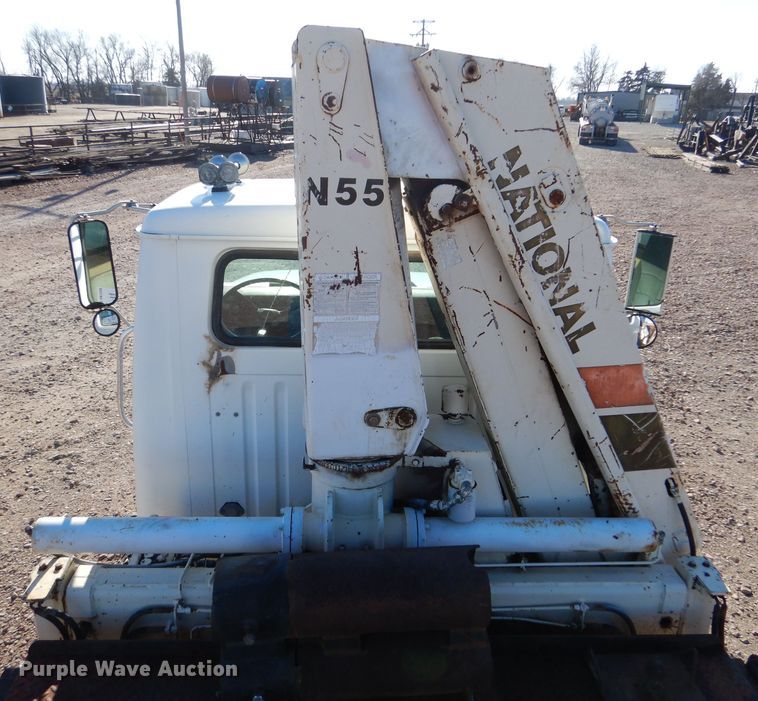 image for item DK7250 1986 International S1900  crane truck