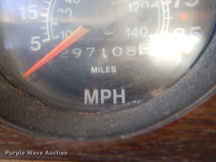 image for item DK7250 1986 International S1900  crane truck