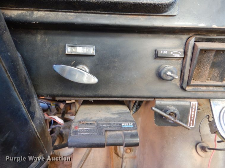 image for item DK7250 1986 International S1900  crane truck