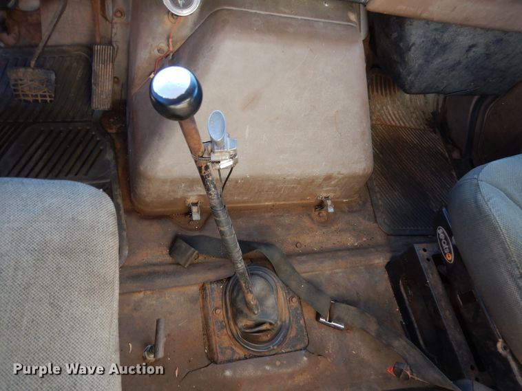 image for item DK7250 1986 International S1900  crane truck