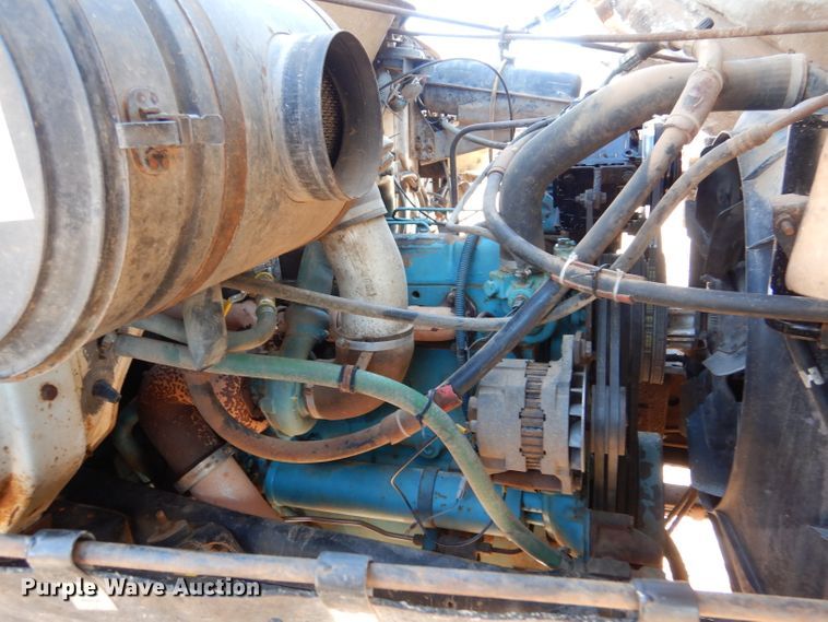 image for item DK7250 1986 International S1900  crane truck