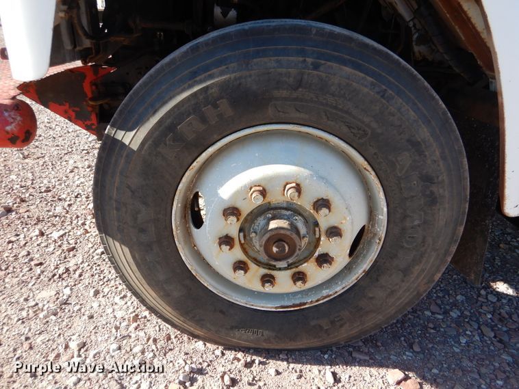 image for item DK7250 1986 International S1900  crane truck