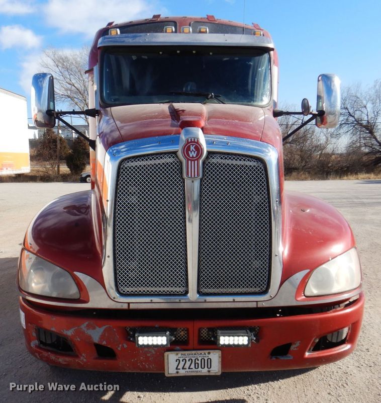image for item DK8707 2014 Kenworth T660  semi truck