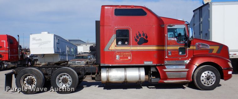 image for item DK8707 2014 Kenworth T660  semi truck