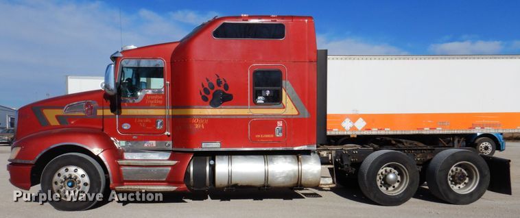 image for item DK8707 2014 Kenworth T660  semi truck