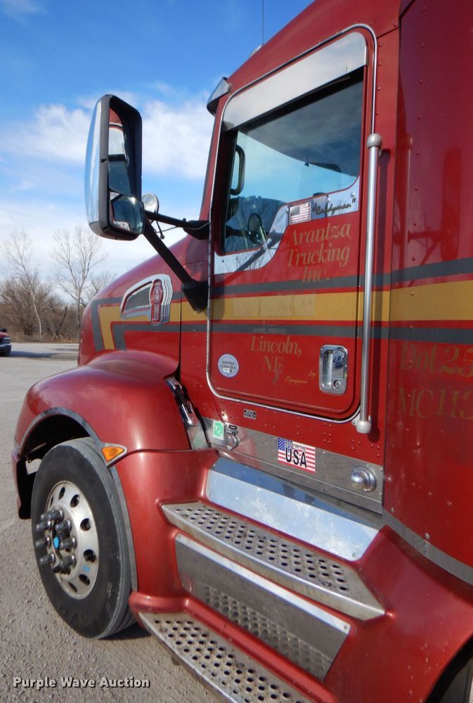 image for item DK8707 2014 Kenworth T660  semi truck
