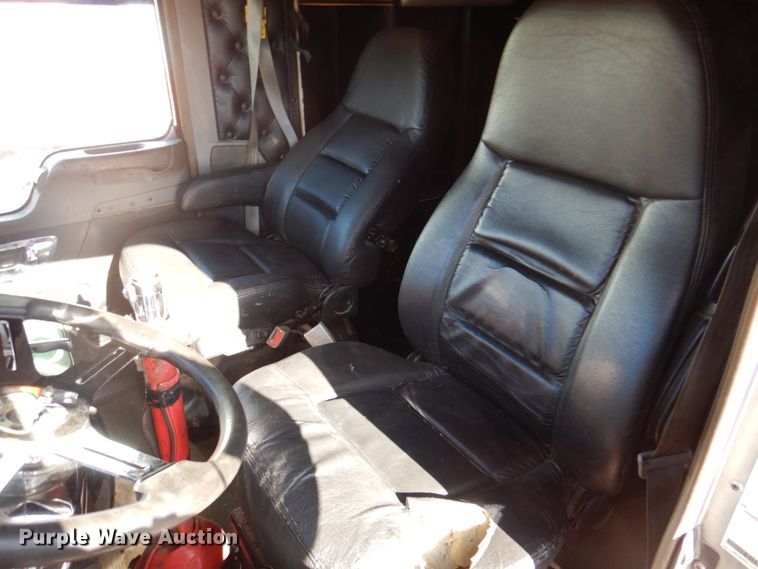 image for item DK8707 2014 Kenworth T660  semi truck