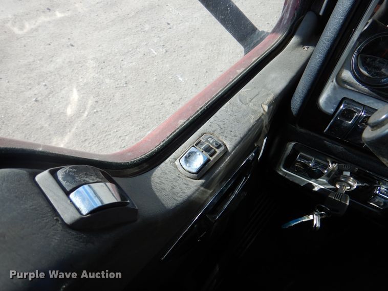 image for item DK8707 2014 Kenworth T660  semi truck