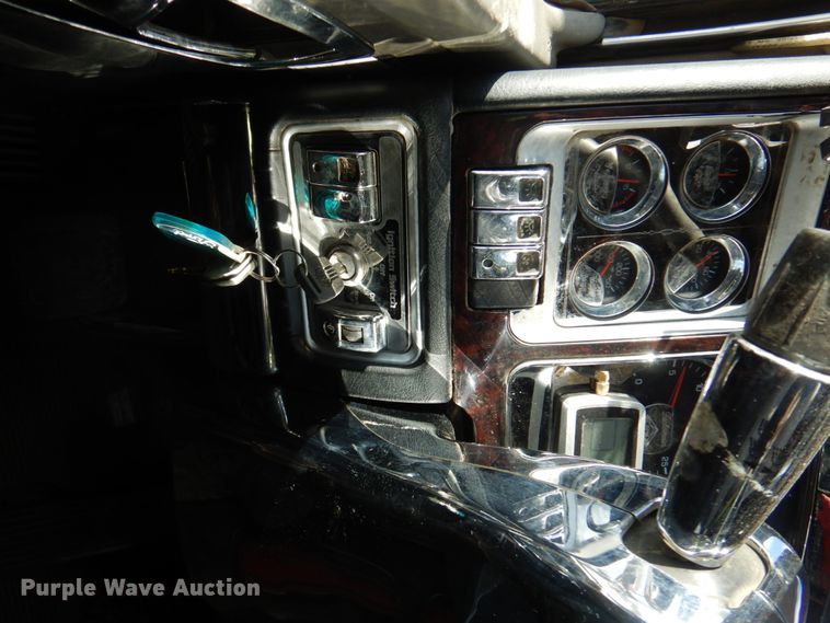 image for item DK8707 2014 Kenworth T660  semi truck