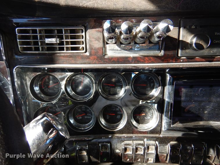 image for item DK8707 2014 Kenworth T660  semi truck