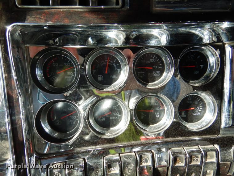 image for item DK8707 2014 Kenworth T660  semi truck