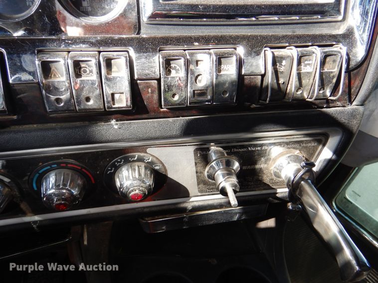 image for item DK8707 2014 Kenworth T660  semi truck