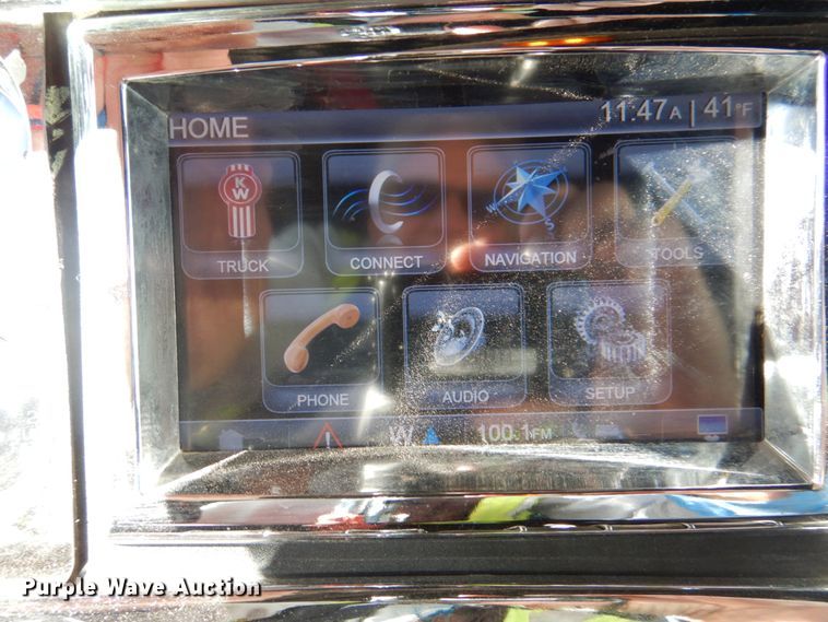 image for item DK8707 2014 Kenworth T660  semi truck