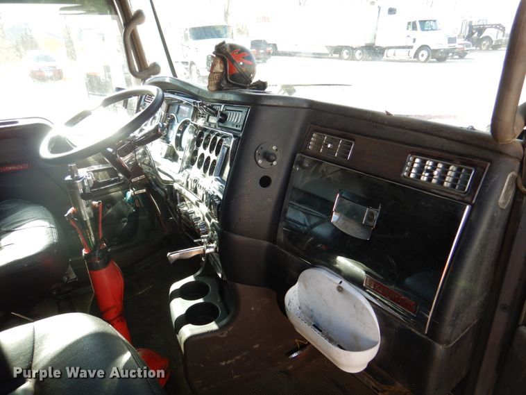 image for item DK8707 2014 Kenworth T660  semi truck