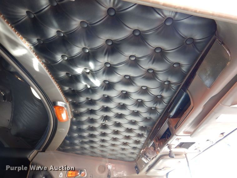 image for item DK8707 2014 Kenworth T660  semi truck