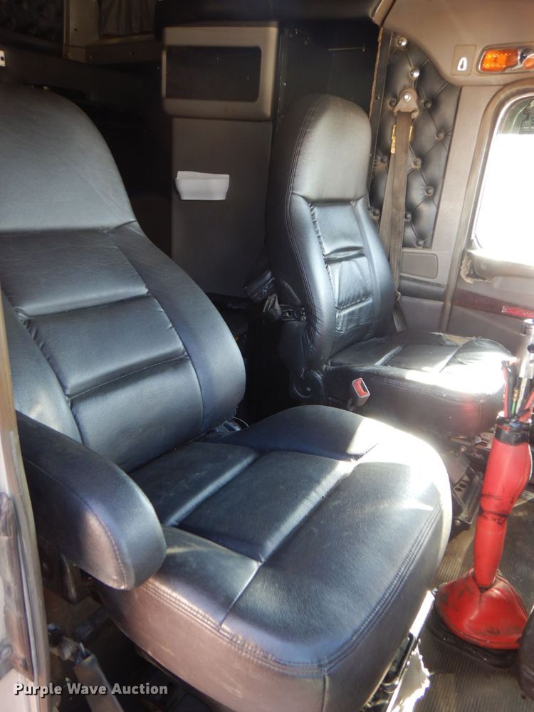 image for item DK8707 2014 Kenworth T660  semi truck