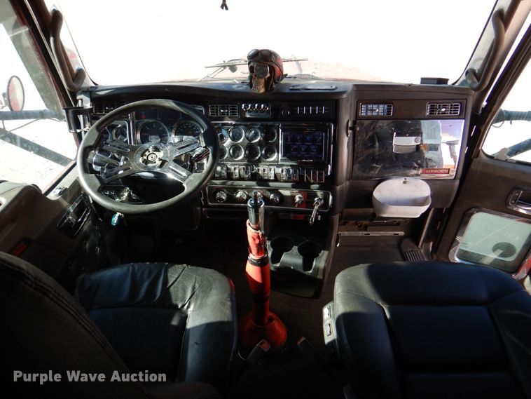 image for item DK8707 2014 Kenworth T660  semi truck