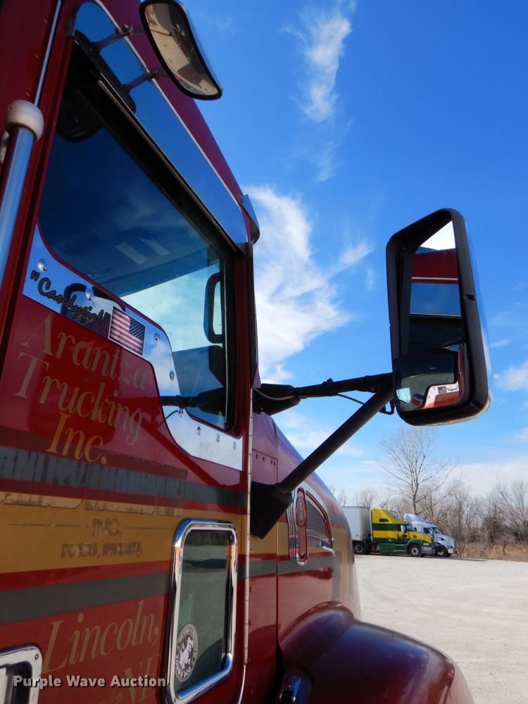 image for item DK8707 2014 Kenworth T660  semi truck