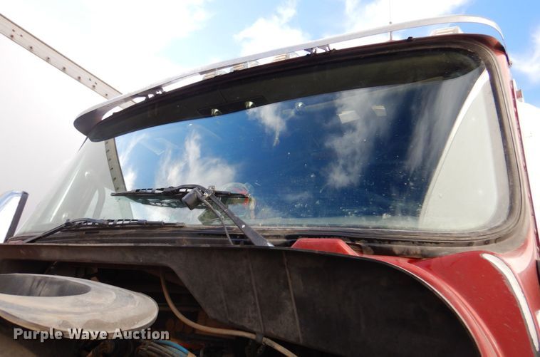 image for item DK8707 2014 Kenworth T660  semi truck