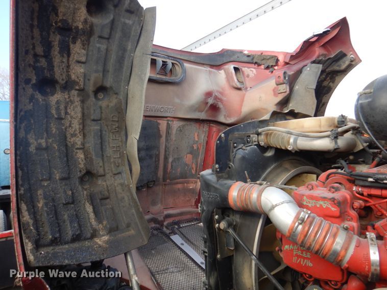 image for item DK8707 2014 Kenworth T660  semi truck