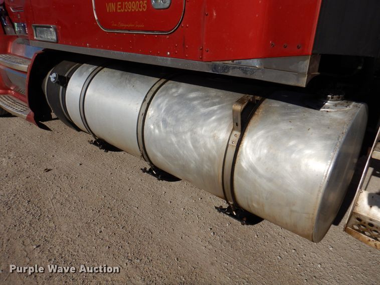 image for item DK8707 2014 Kenworth T660  semi truck