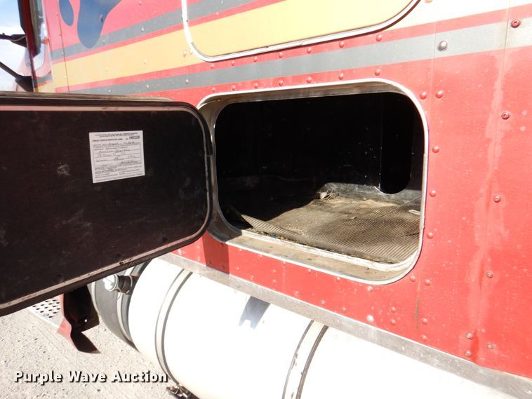 image for item DK8707 2014 Kenworth T660  semi truck