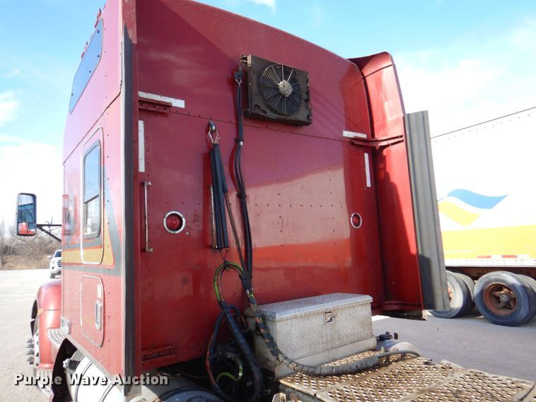 image for item DK8707 2014 Kenworth T660  semi truck