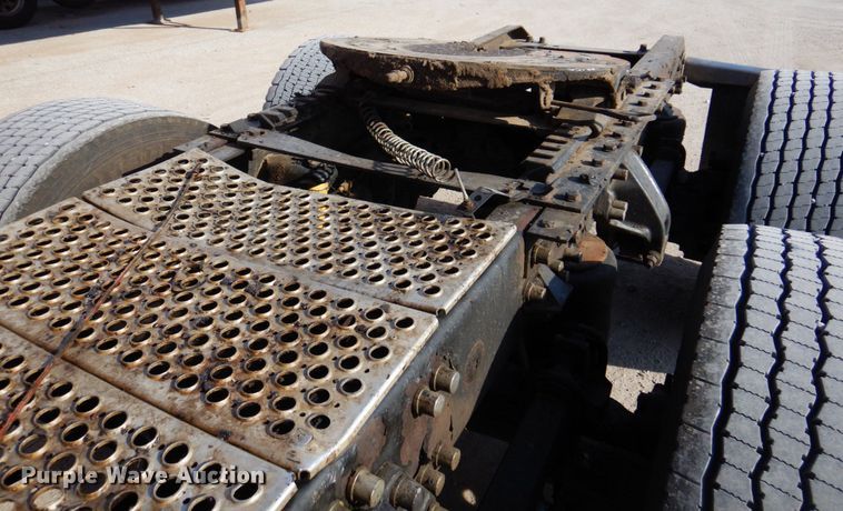 image for item DK8707 2014 Kenworth T660  semi truck