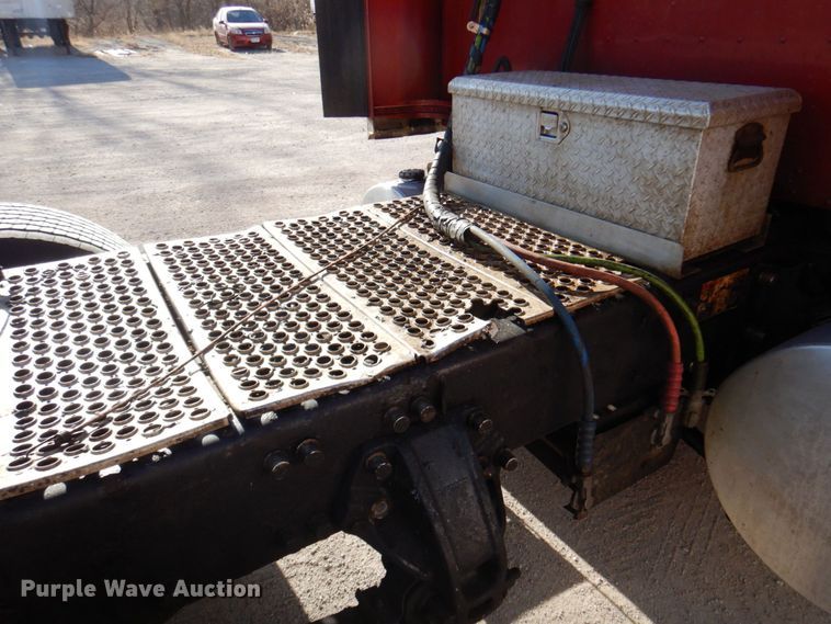 image for item DK8707 2014 Kenworth T660  semi truck