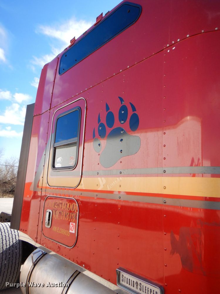 image for item DK8707 2014 Kenworth T660  semi truck