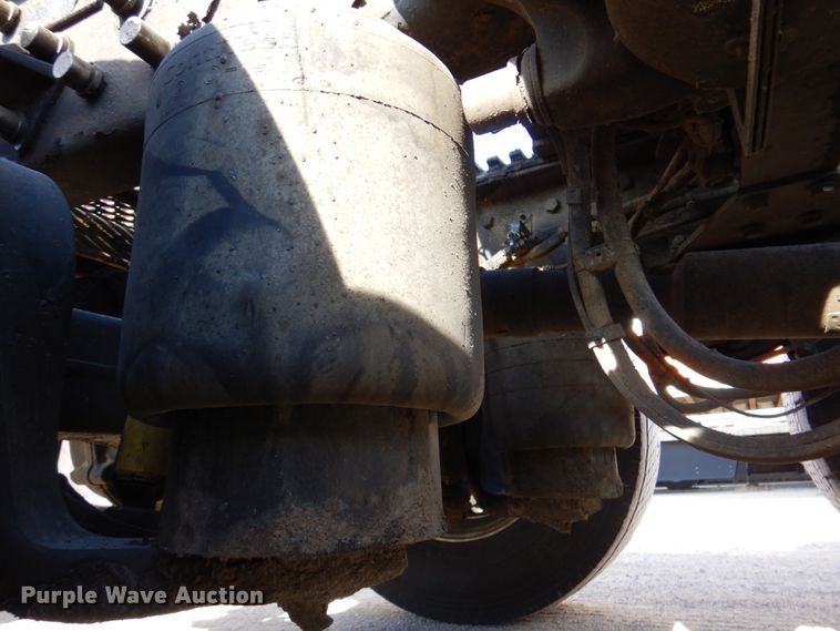 image for item DK8707 2014 Kenworth T660  semi truck