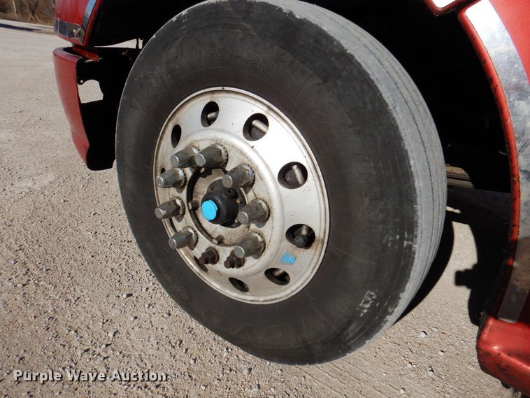 image for item DK8707 2014 Kenworth T660  semi truck