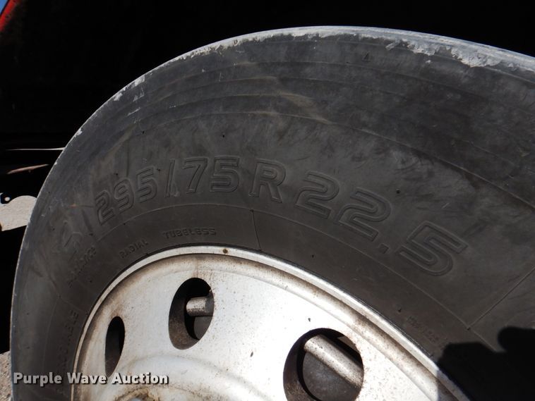 image for item DK8707 2014 Kenworth T660  semi truck