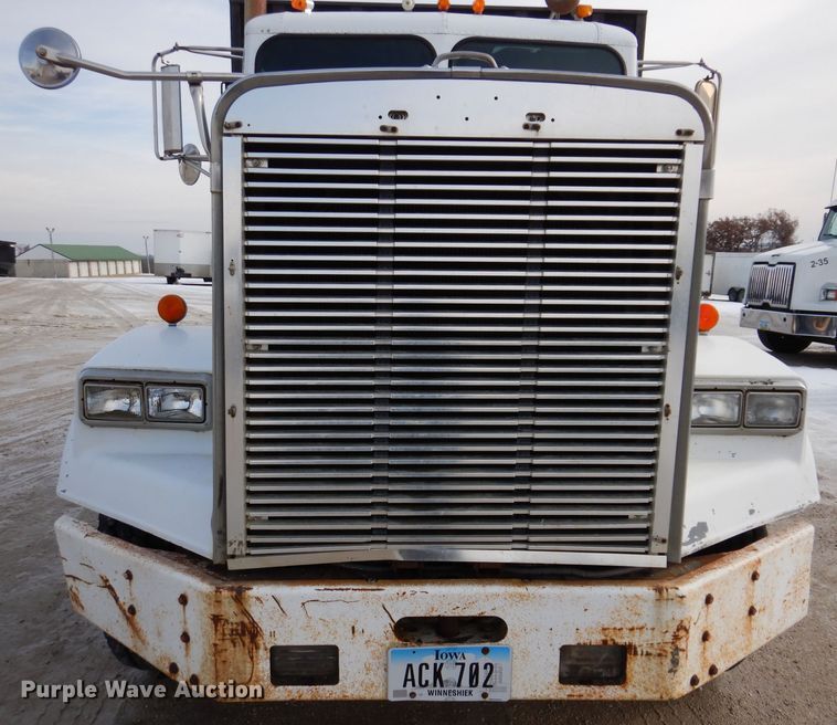 image for item DL5892 1986 Freightliner FLC  crane truck