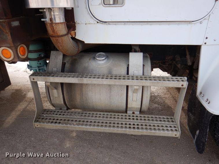 image for item DL5892 1986 Freightliner FLC  crane truck