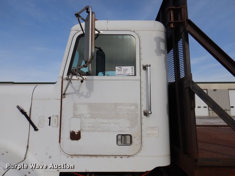 image for item DL5892 1986 Freightliner FLC  crane truck