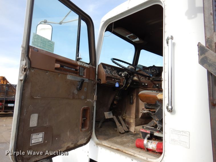 image for item DL5892 1986 Freightliner FLC  crane truck