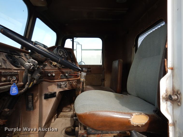 image for item DL5892 1986 Freightliner FLC  crane truck