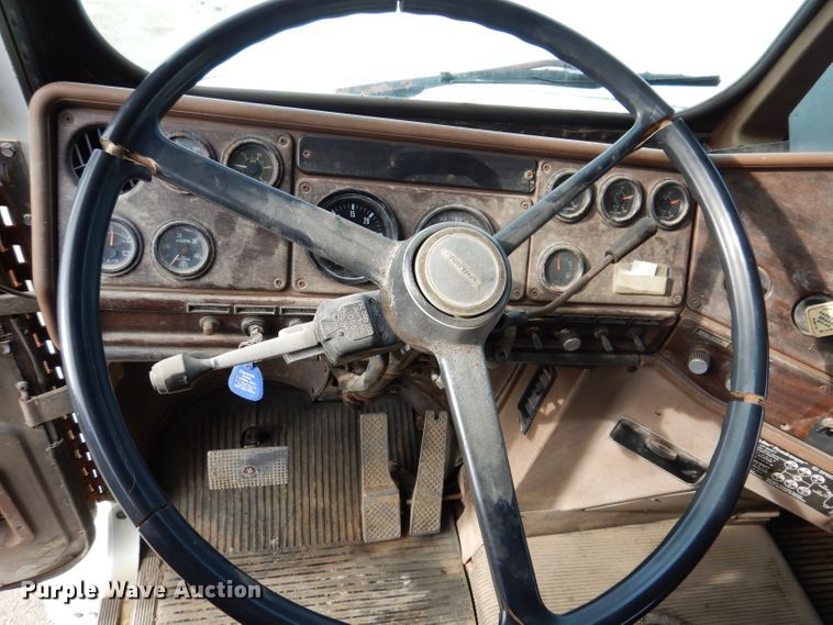 image for item DL5892 1986 Freightliner FLC  crane truck