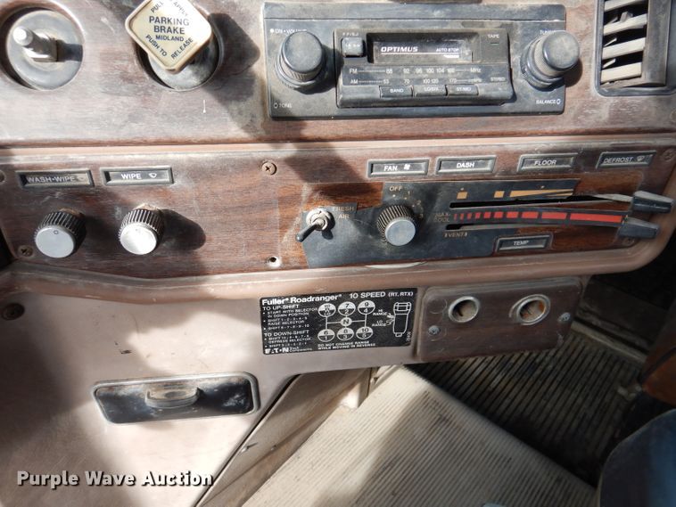 image for item DL5892 1986 Freightliner FLC  crane truck