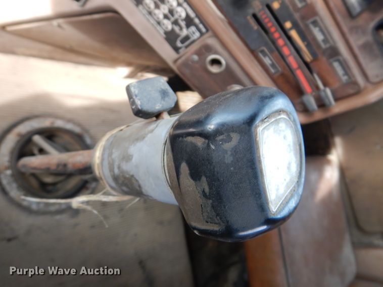 image for item DL5892 1986 Freightliner FLC  crane truck