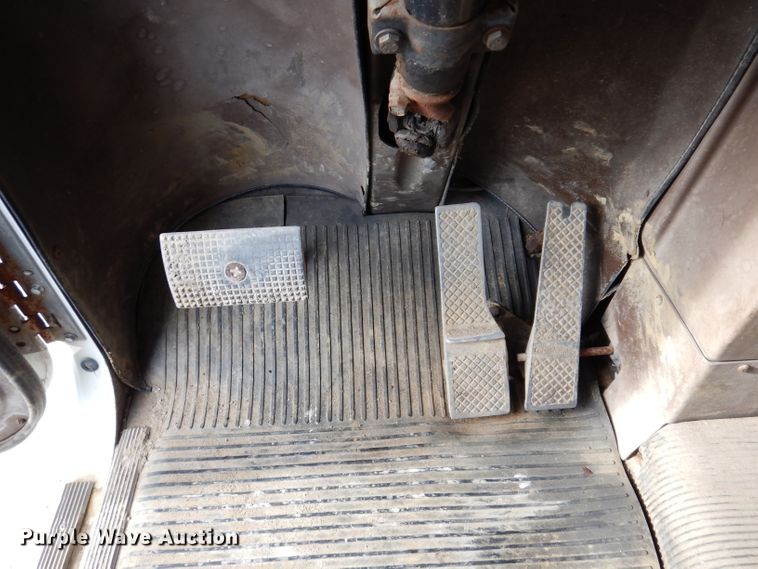 image for item DL5892 1986 Freightliner FLC  crane truck