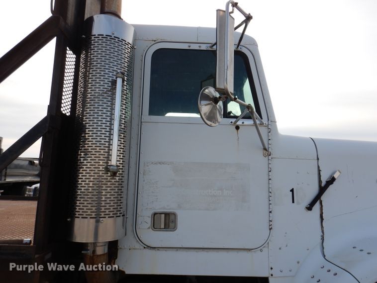 image for item DL5892 1986 Freightliner FLC  crane truck