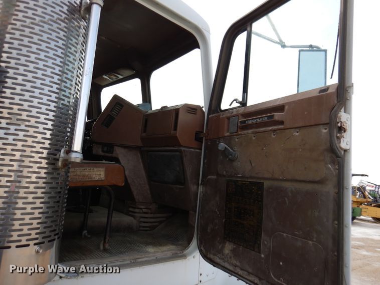 image for item DL5892 1986 Freightliner FLC  crane truck