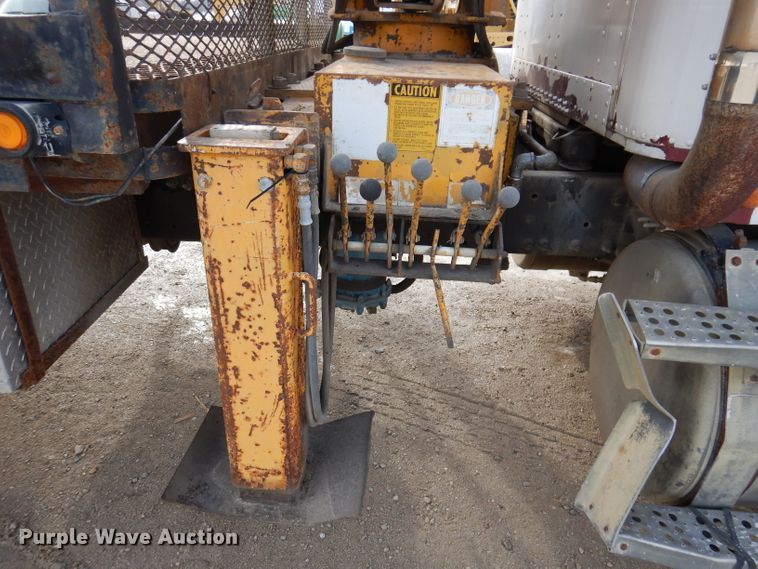 image for item DL5893 1989 Freightliner FLD120  crane truck