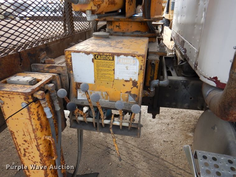 image for item DL5893 1989 Freightliner FLD120  crane truck