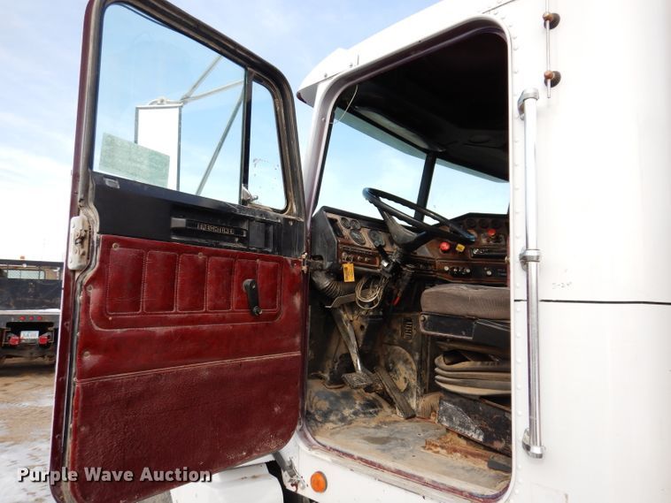 image for item DL5893 1989 Freightliner FLD120  crane truck