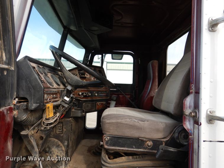 image for item DL5893 1989 Freightliner FLD120  crane truck