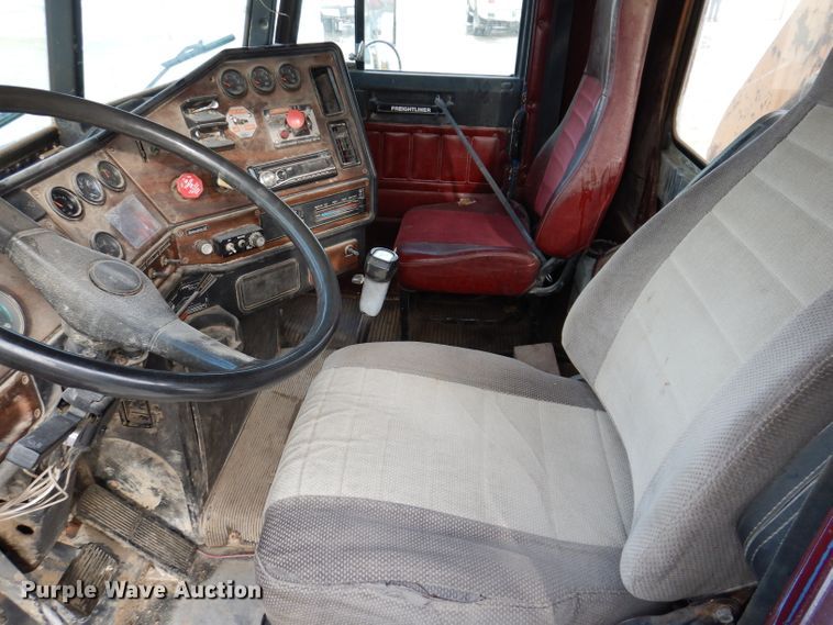 image for item DL5893 1989 Freightliner FLD120  crane truck